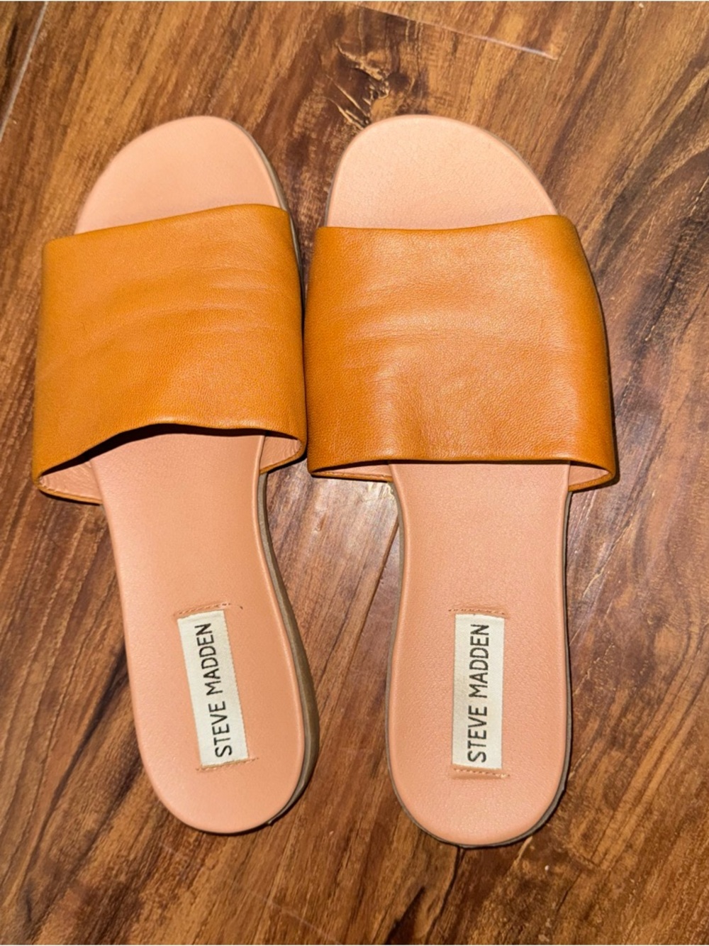 Steve Madden Tan Leather Flat Slip-On Sandals Women’s Size 7 Casual
